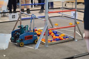 Tineri și ambițioși: Echipa Robozzi #23800 din Iași caută finanțare pentru inovație