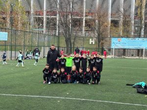 George Marinescu, antrenor la grupa 2015–2016, ACS Dobroești – sportul ca mijloc de încurajare pentru copiii lipsiți de încredere